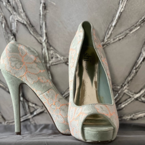 SS 8.5 Light Blue Lace Heels - Picture 4 of 8